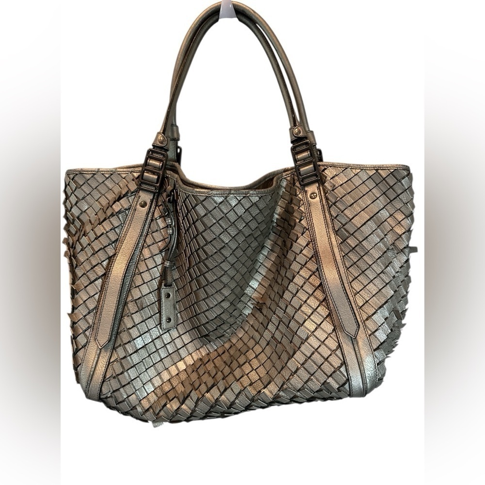 WOMENS BURBERRY HANDBAG/TOTE Classic Leather Metallic Silver EUC